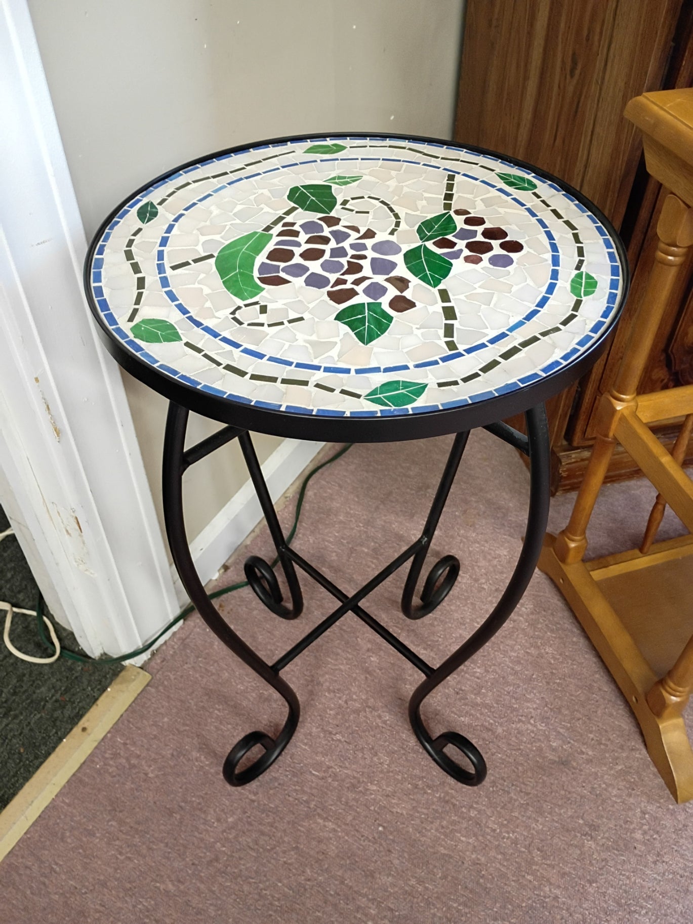 Plant Stand w/ Mosaic Grapes