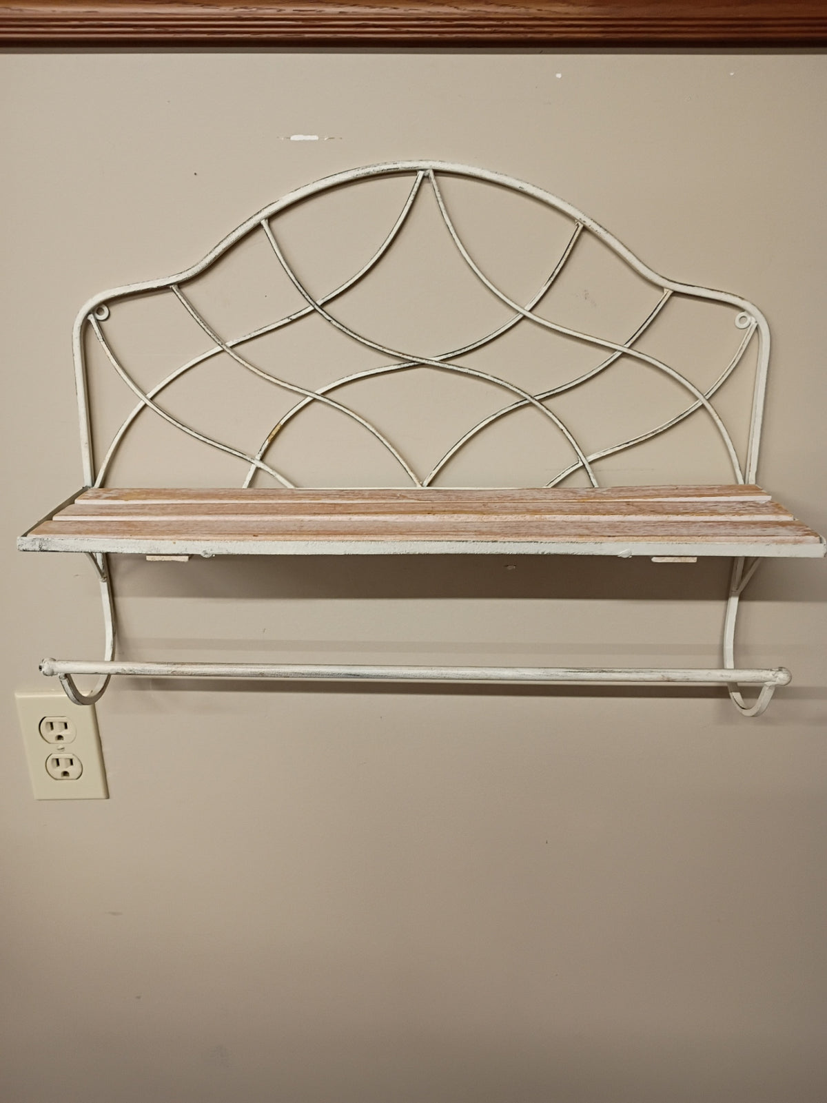 Shelf w/ Towel Bar