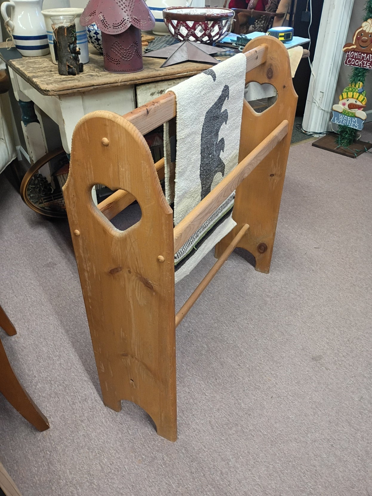 Pine Quilt Rack w/ Heart Cut Out
