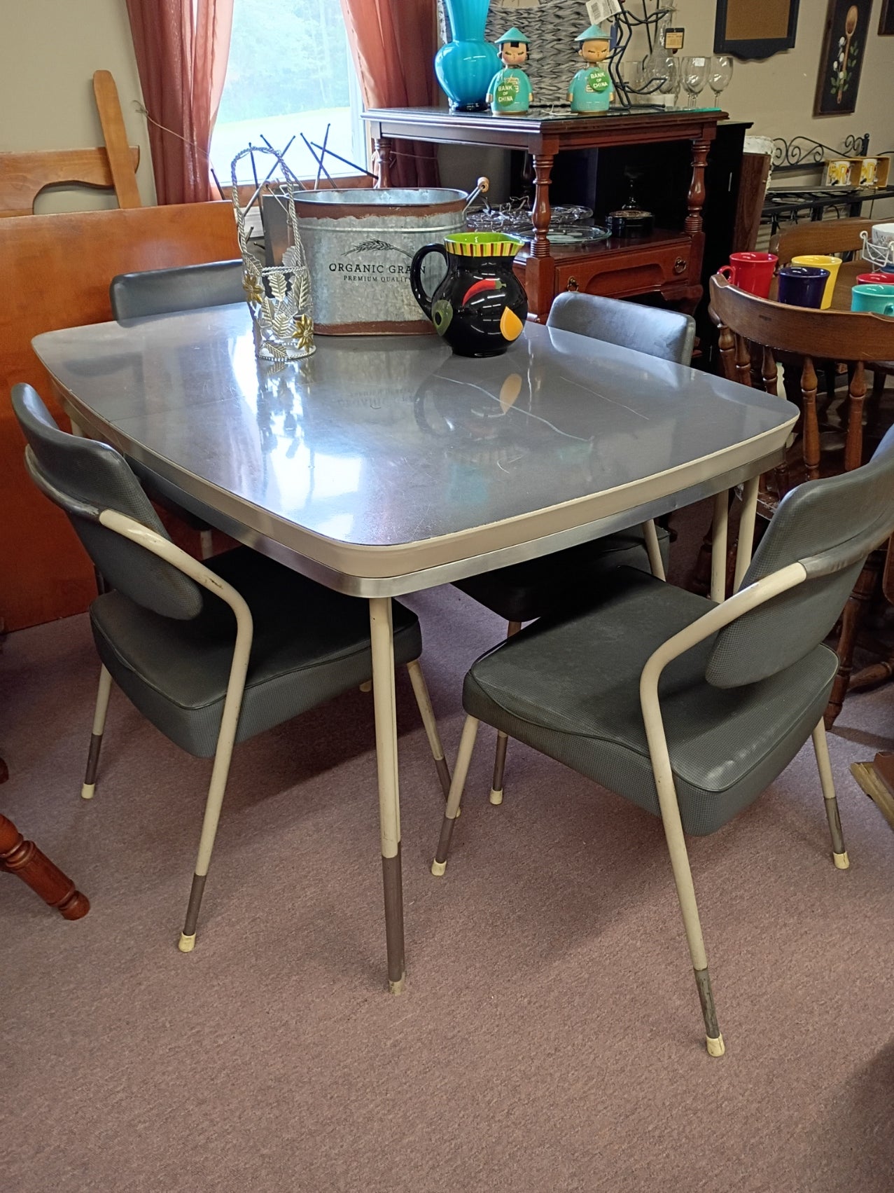 Formica Table w/ 4 Chairs
