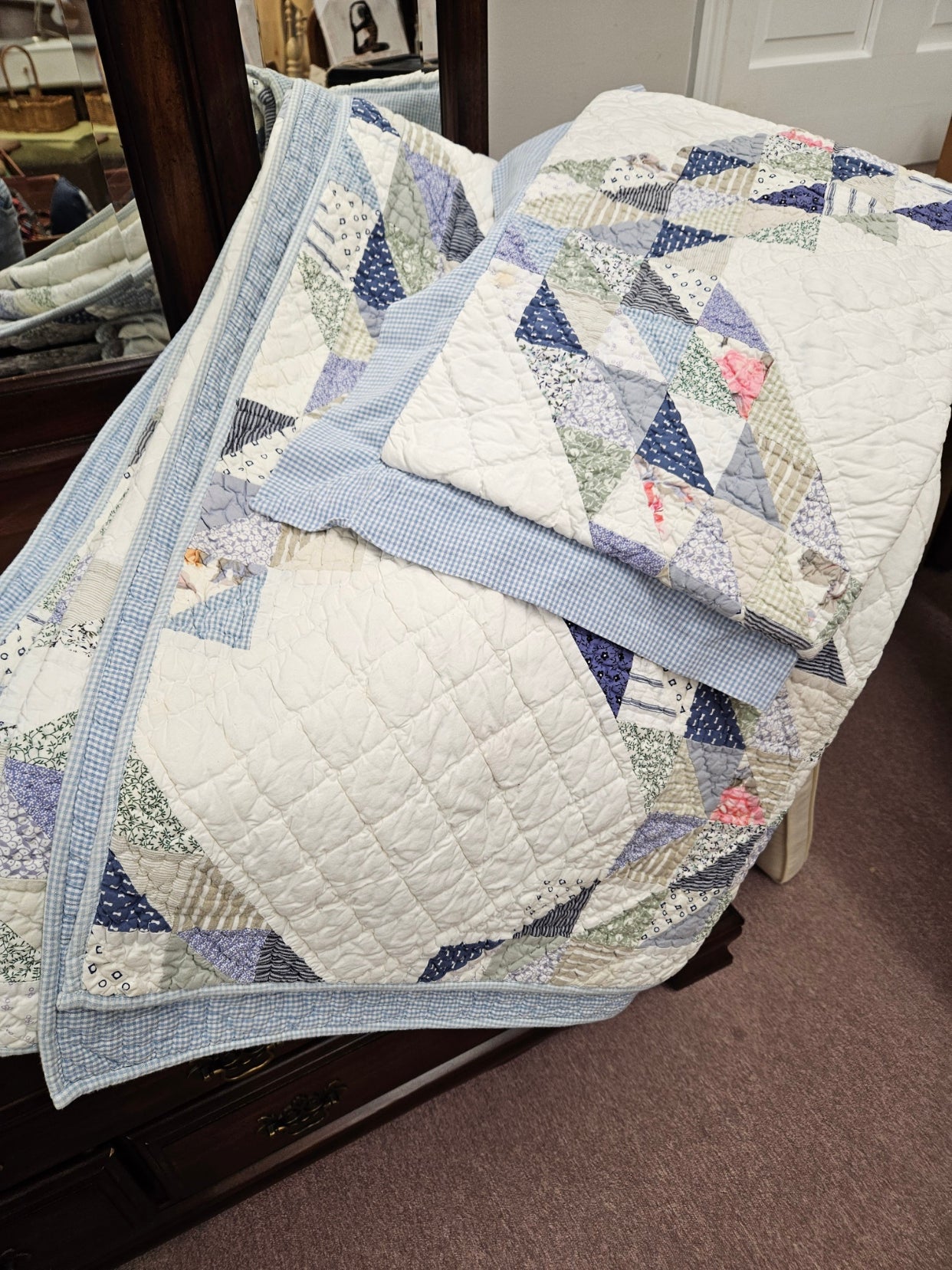 Full/Queen Quilt w/ 2 Shams