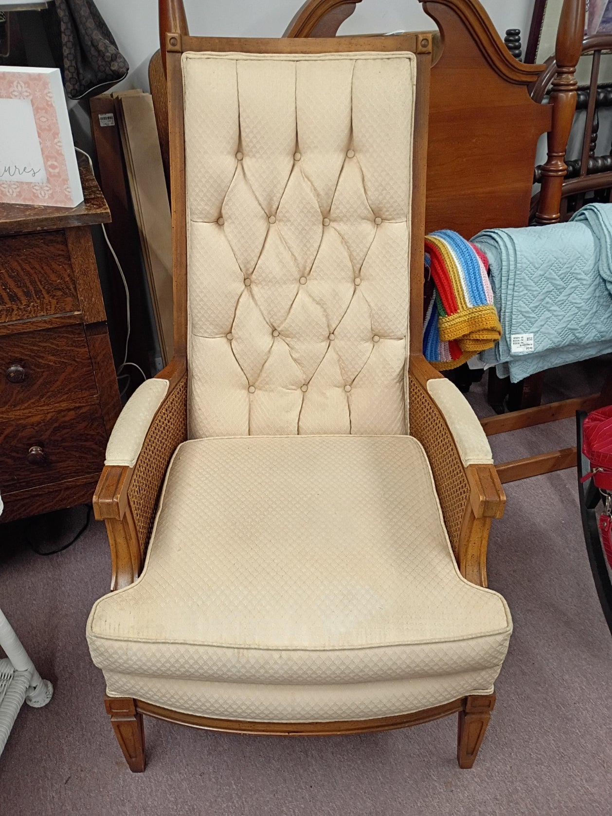 Tuffted Accent Chair