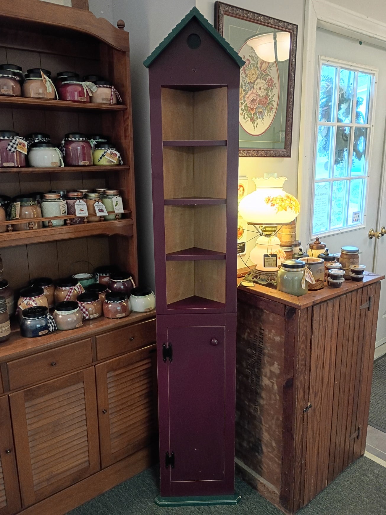 Corner, Bird House Shaped Shelf