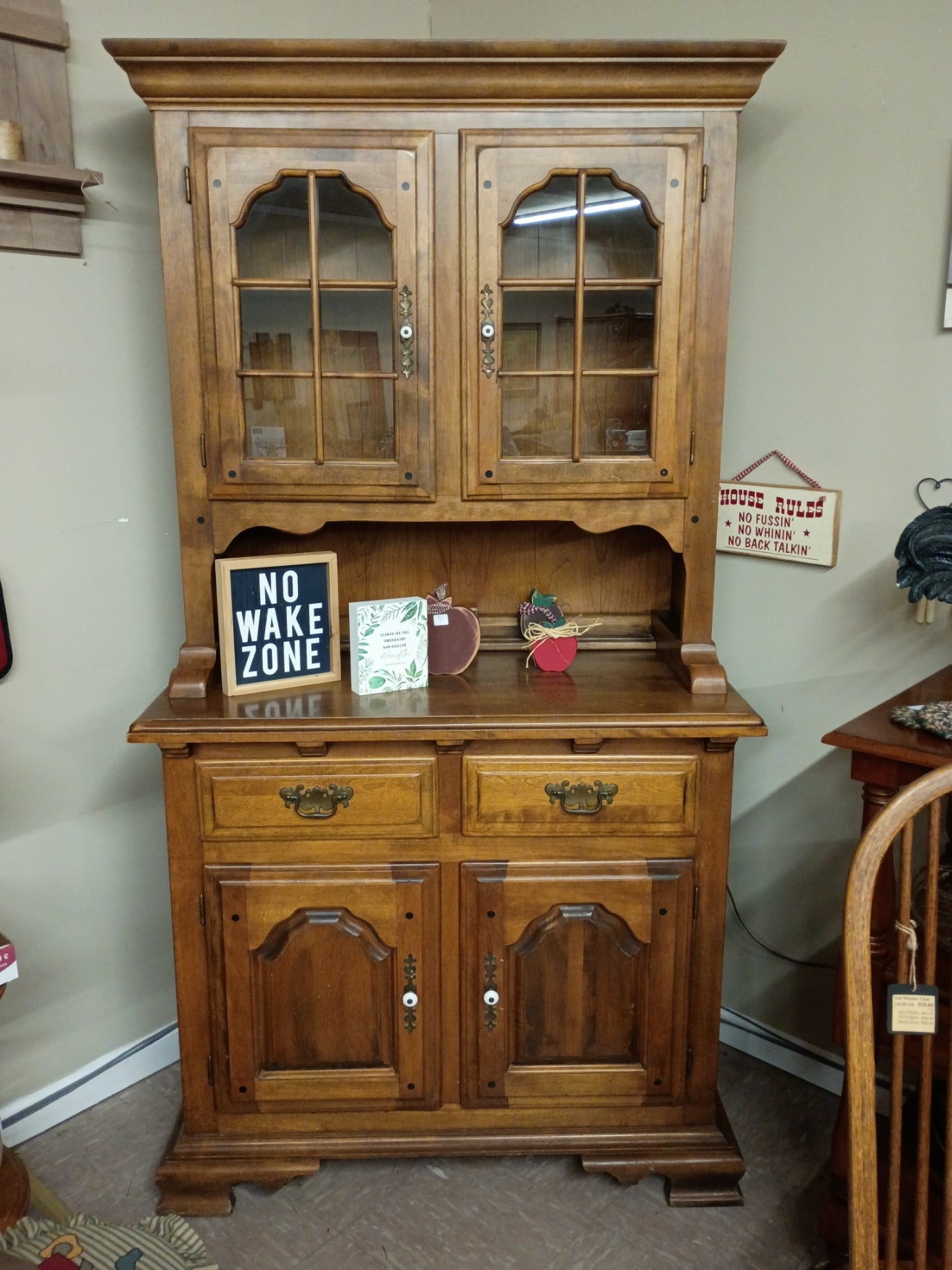 2-Piece Maple Hutch