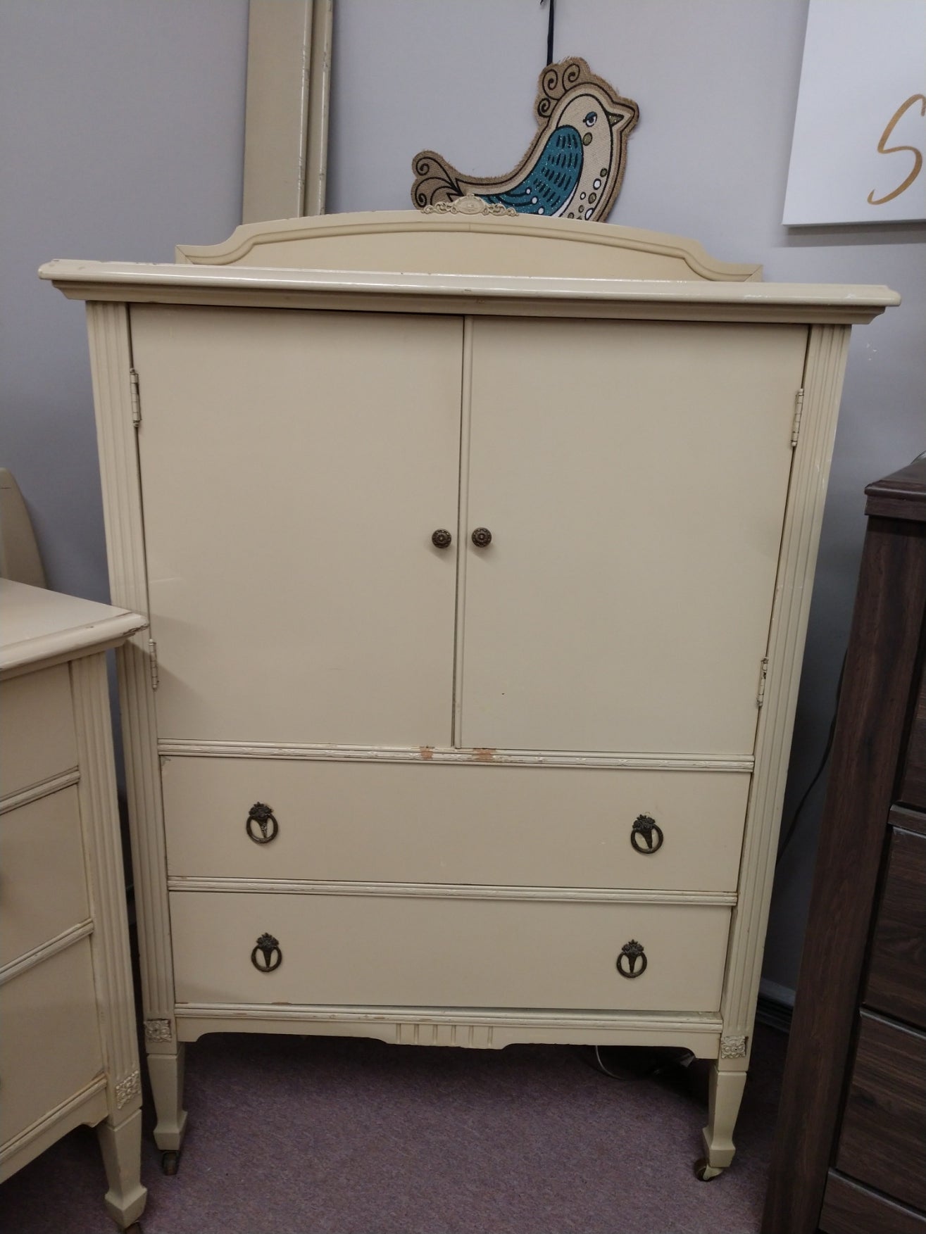 Vintage, Painted Amroire