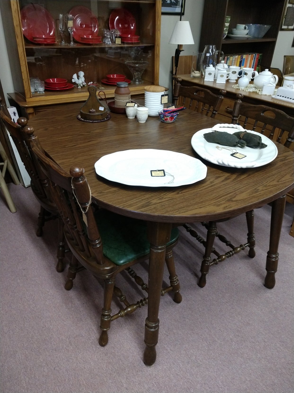 Kitchen Table w/ 4 Chairs, 2 leaves