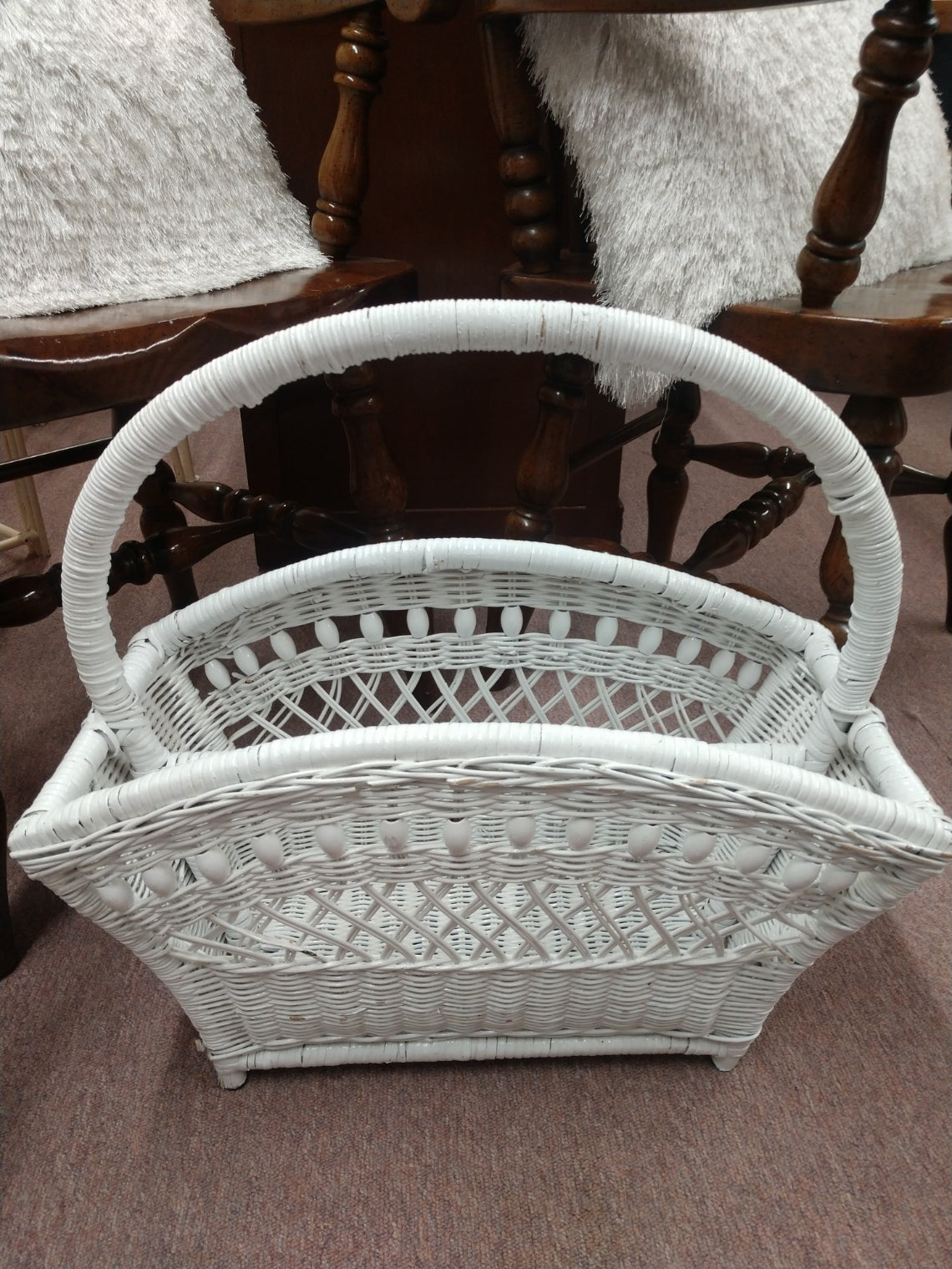 Wicker Magazine Holder