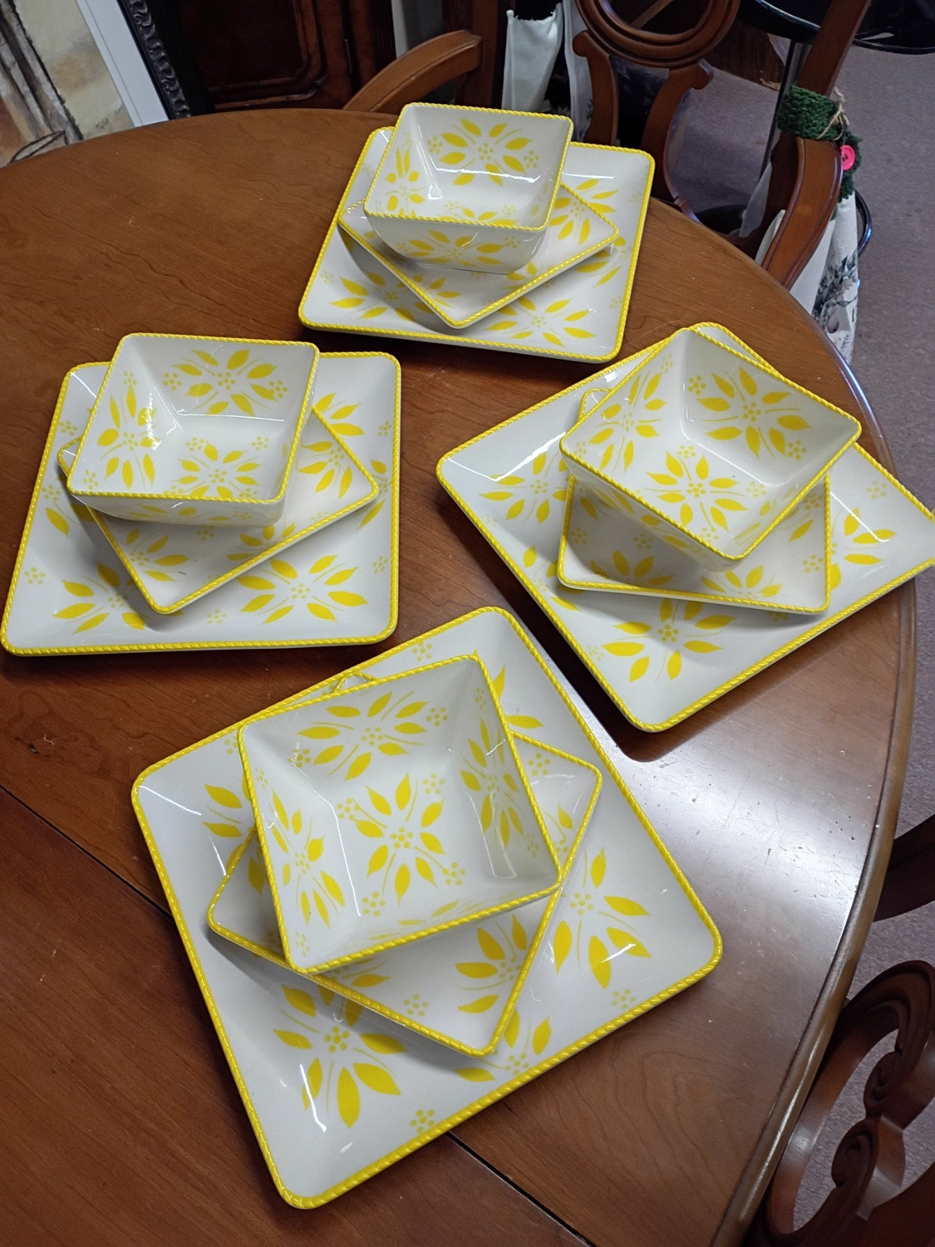 Yellow Temptations Service for 4