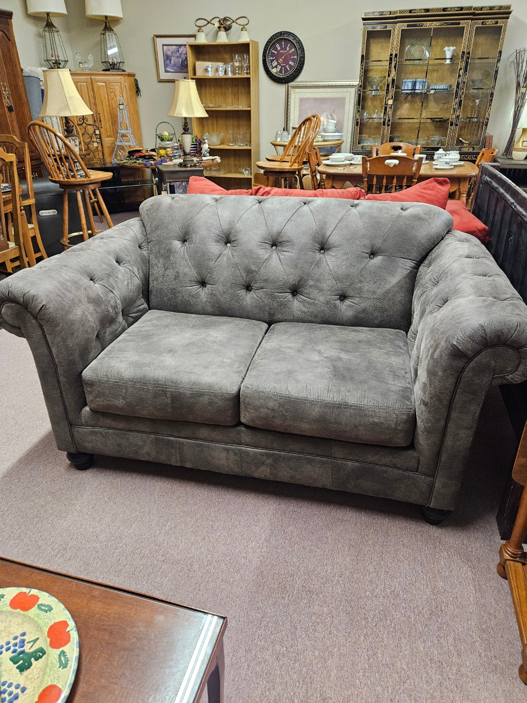 Gray, Tuffted Loveseat