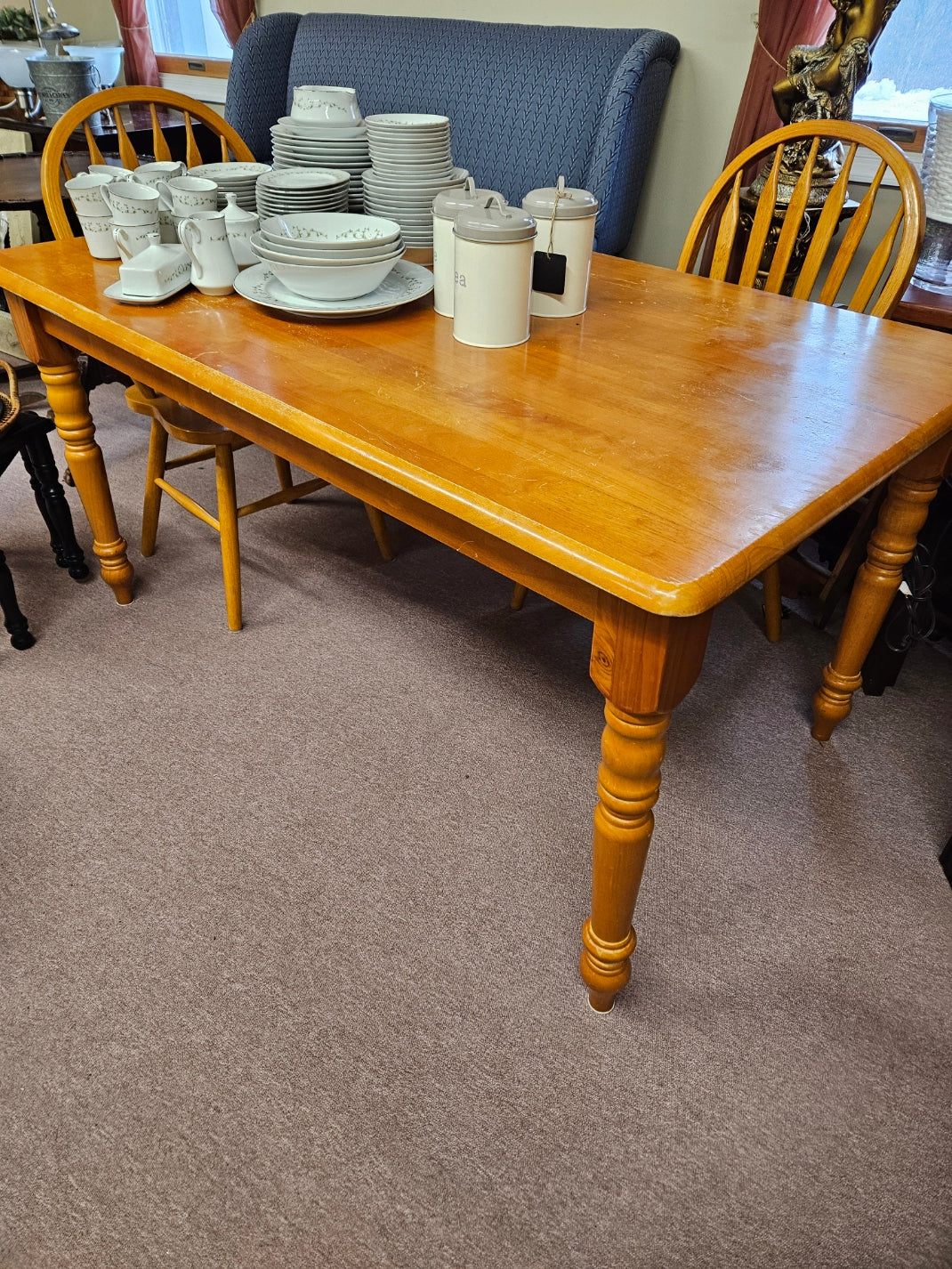 Consignment Table Maple Kitchen Table – New Leaf Consignment Plus