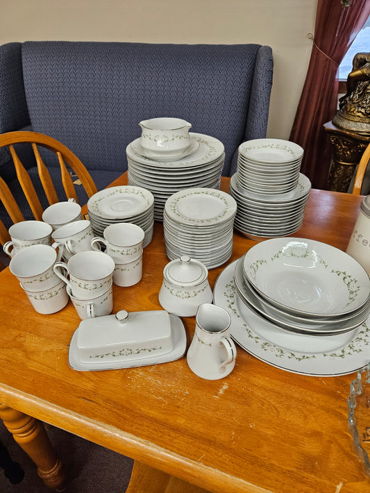 89-Piece China Set