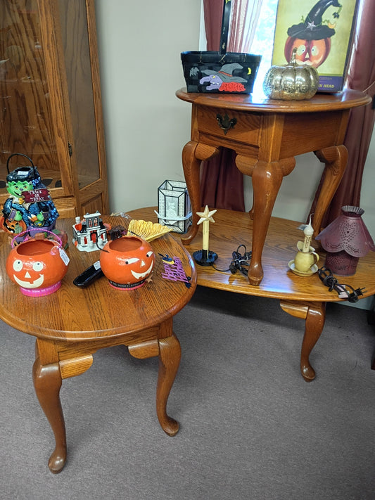 Broyhill, Oak Coffee and End Table Set