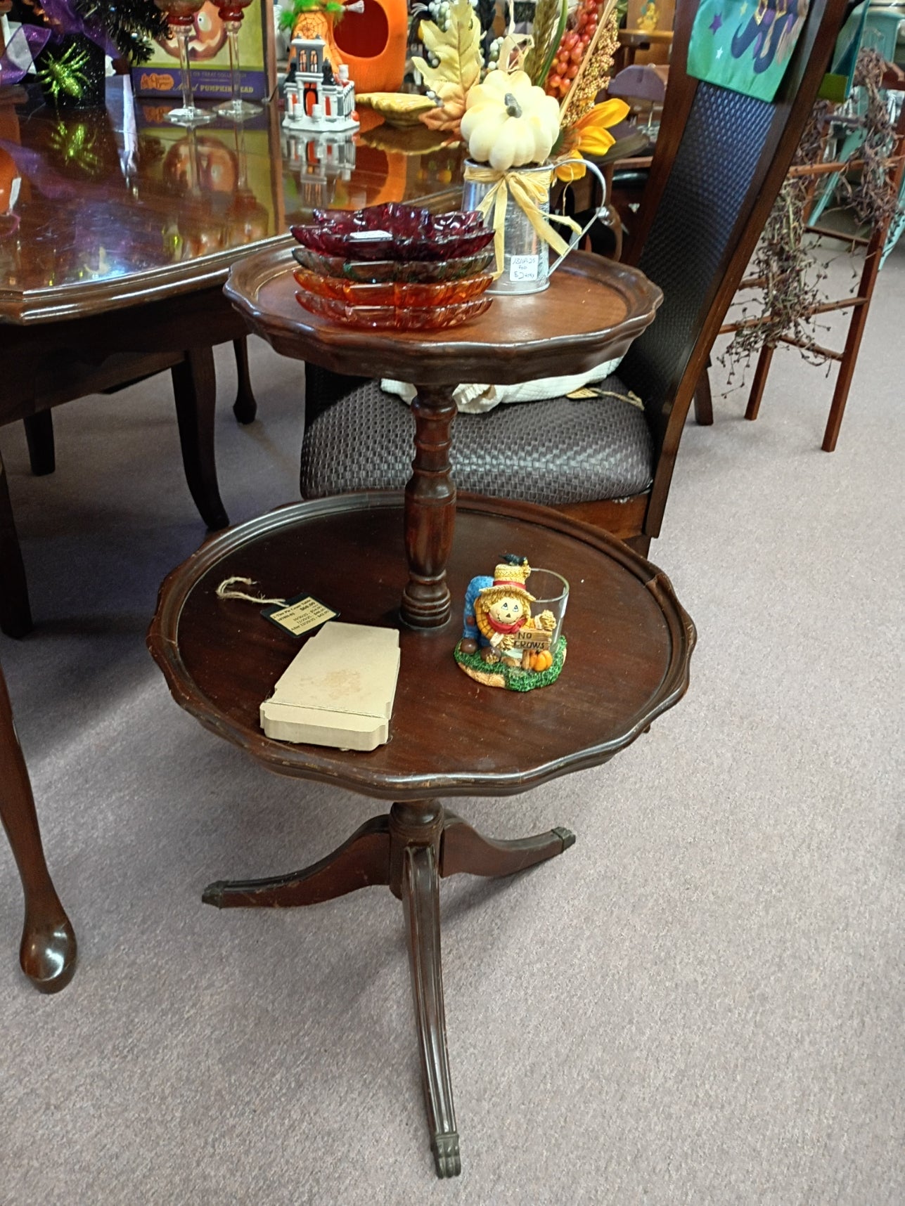 2-Tier Pie Crust Table