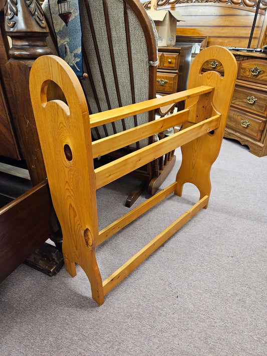 Pine Quilt Rack