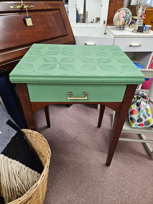 Green Painted Side Stand