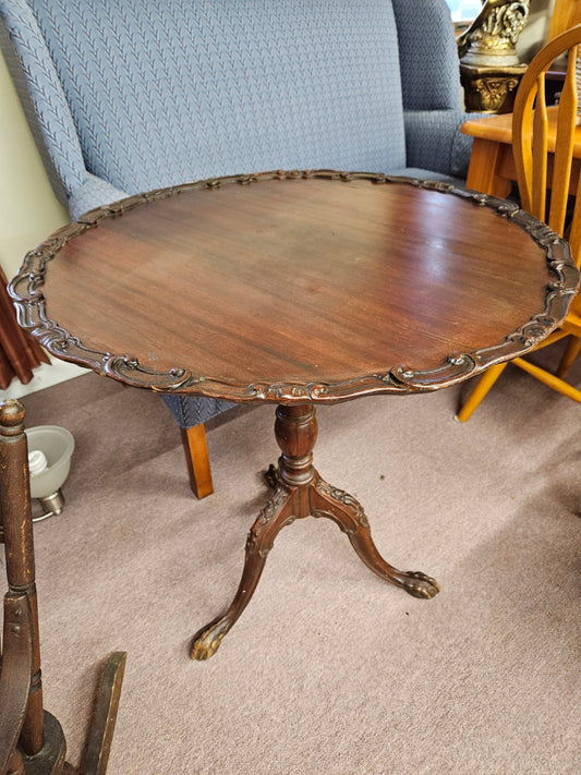 Tilt-Top, Pie Crust Table