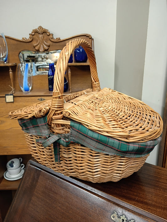 Lined Picnic Basket