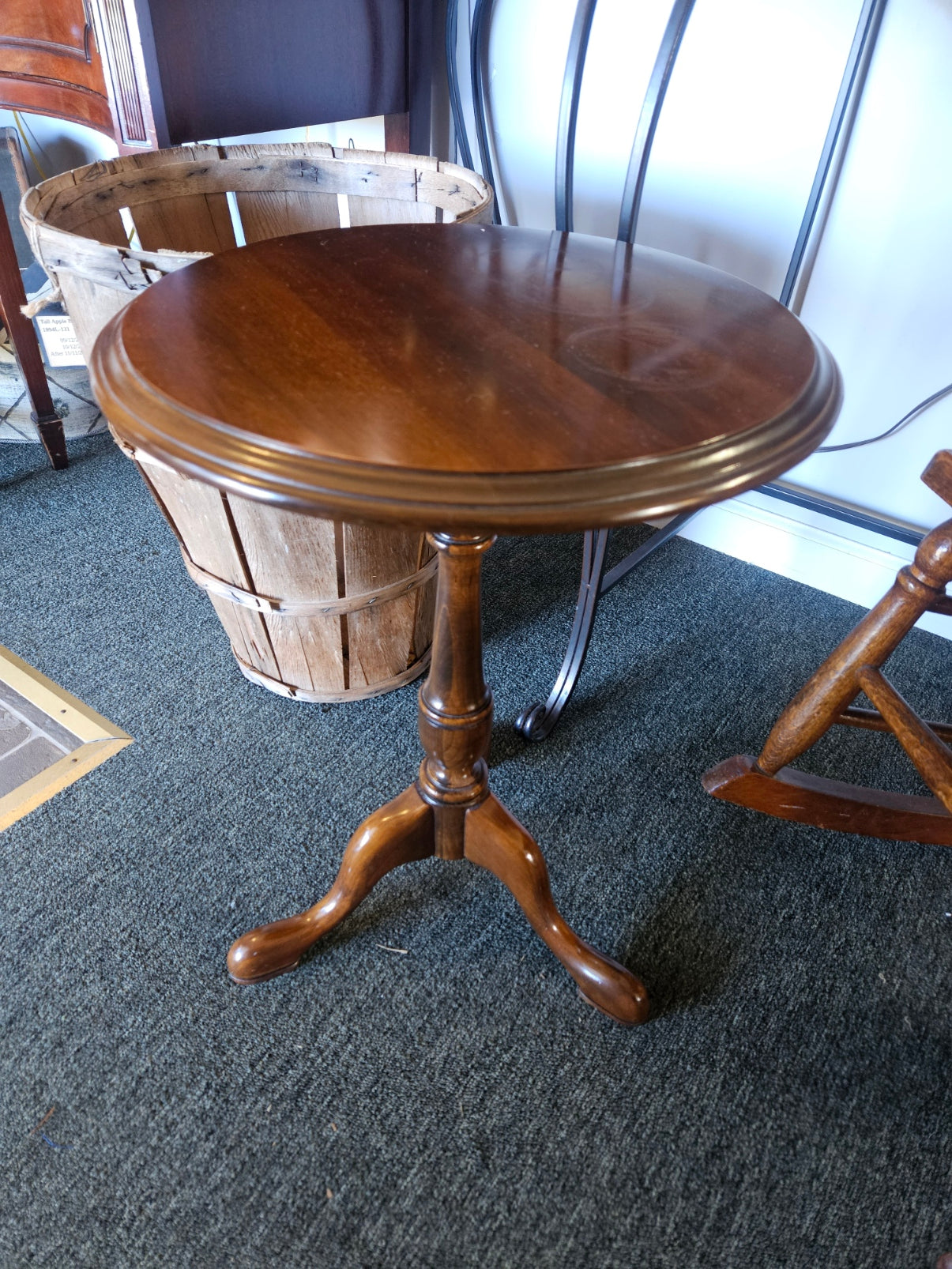 Consignment Table 15
