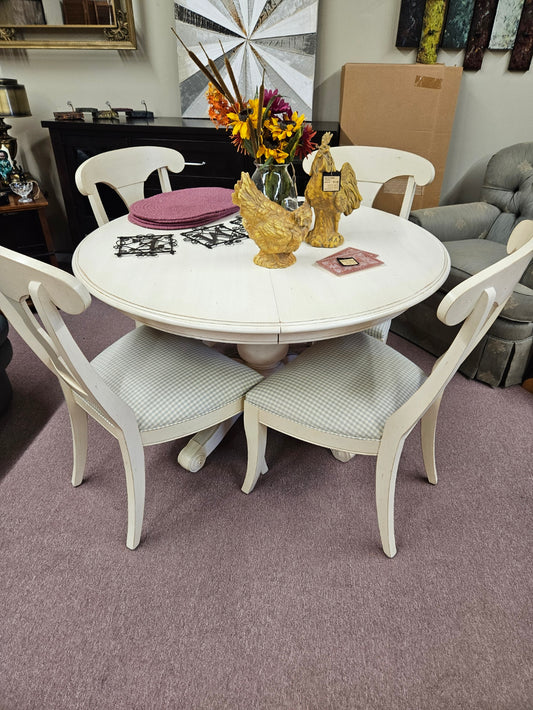 Round, White Table w/ 4 Chairs, 1 Leaf