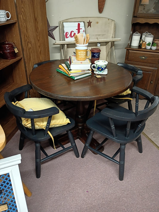 Pine Pedestal Table w/ 4 Chairs