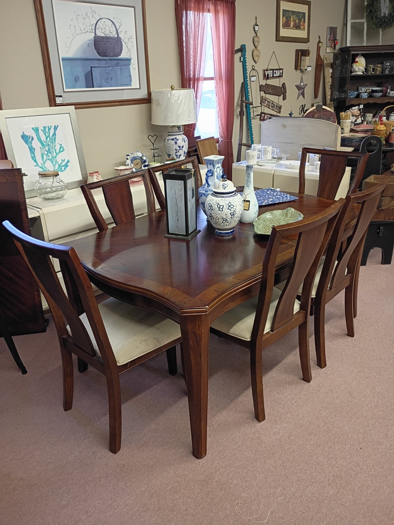 Table w/ 6 Chairs, 1 Leaf and Pads