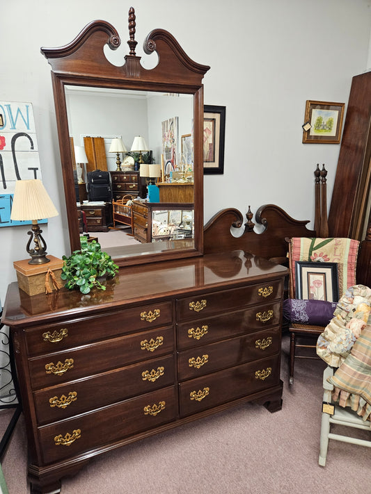 Double Dresser w/ Mirror and Full Size Bad