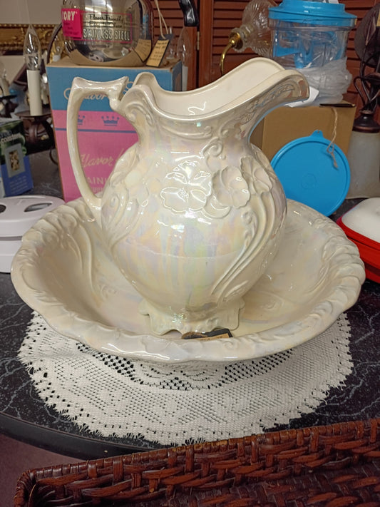 Iridescent Basin & Pitcher