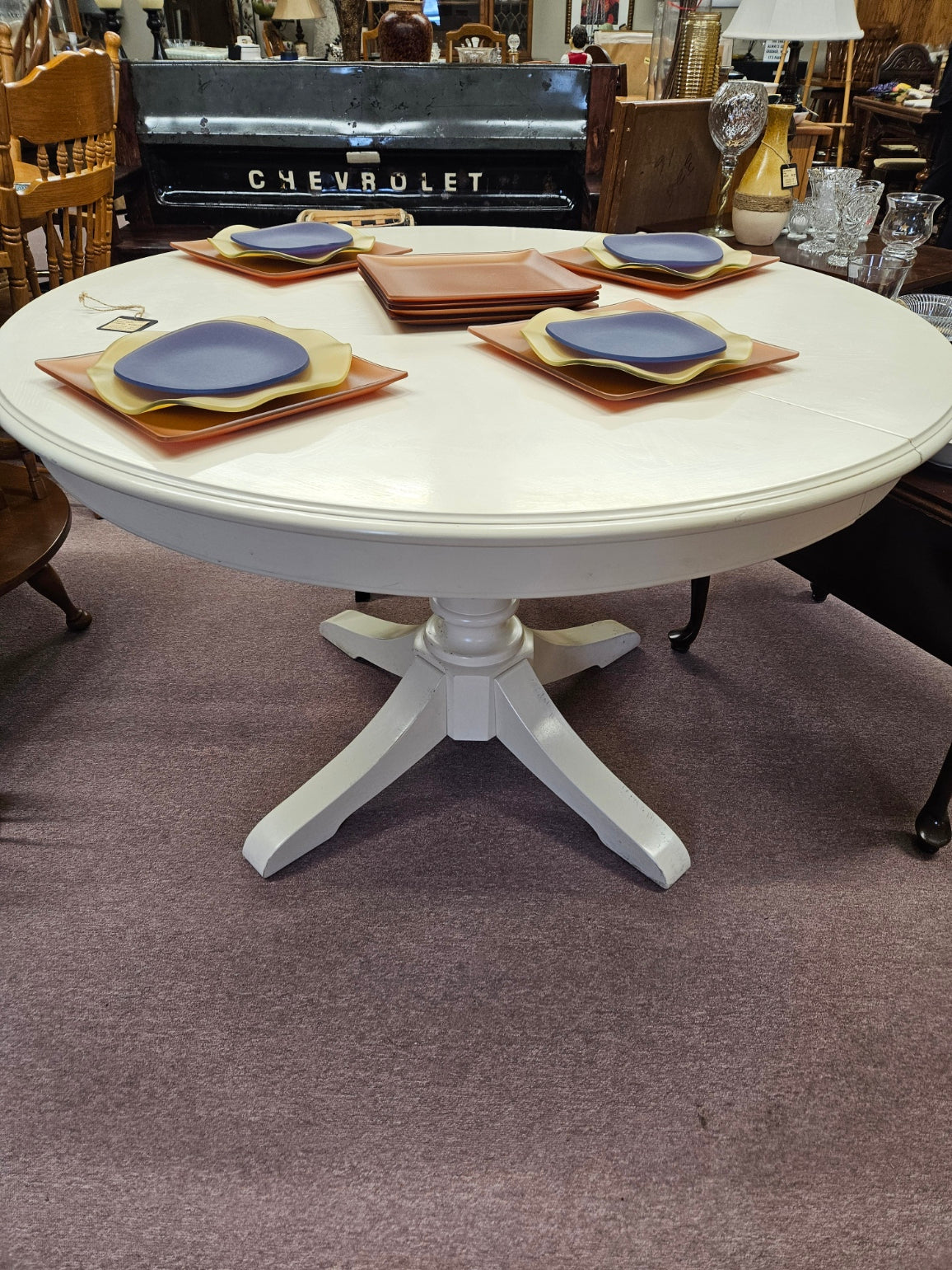 White Pedestal Table w/ Integral Leaf