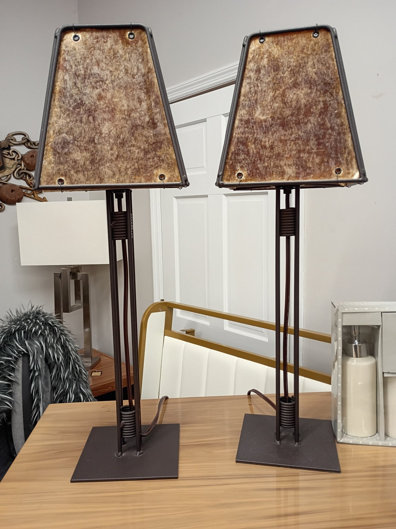 Pair of Lamps w/ Mica-look Shades