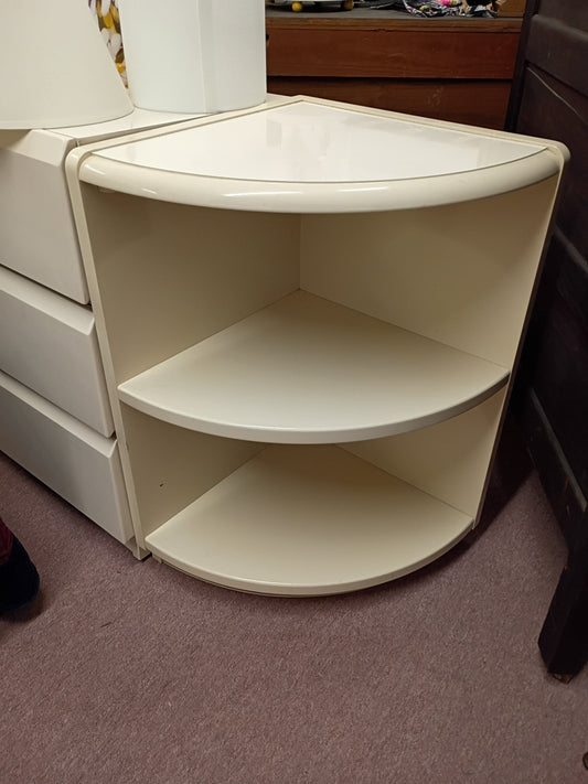 Lane, Laqered Corner Piece