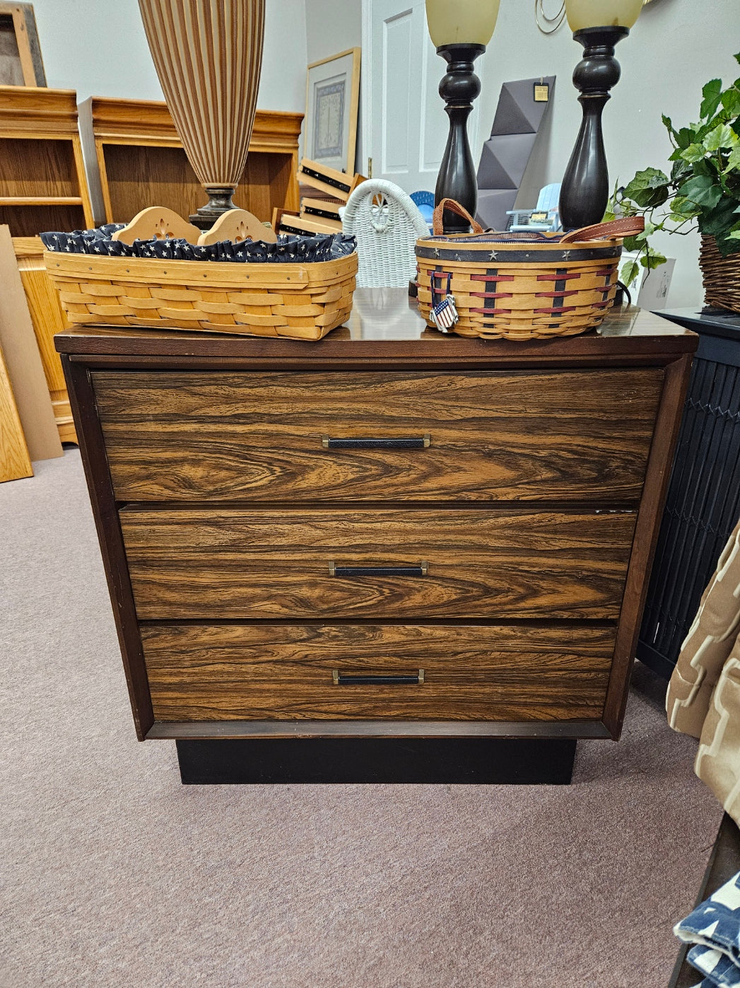 Mid-Century Modern Chest of Drawers