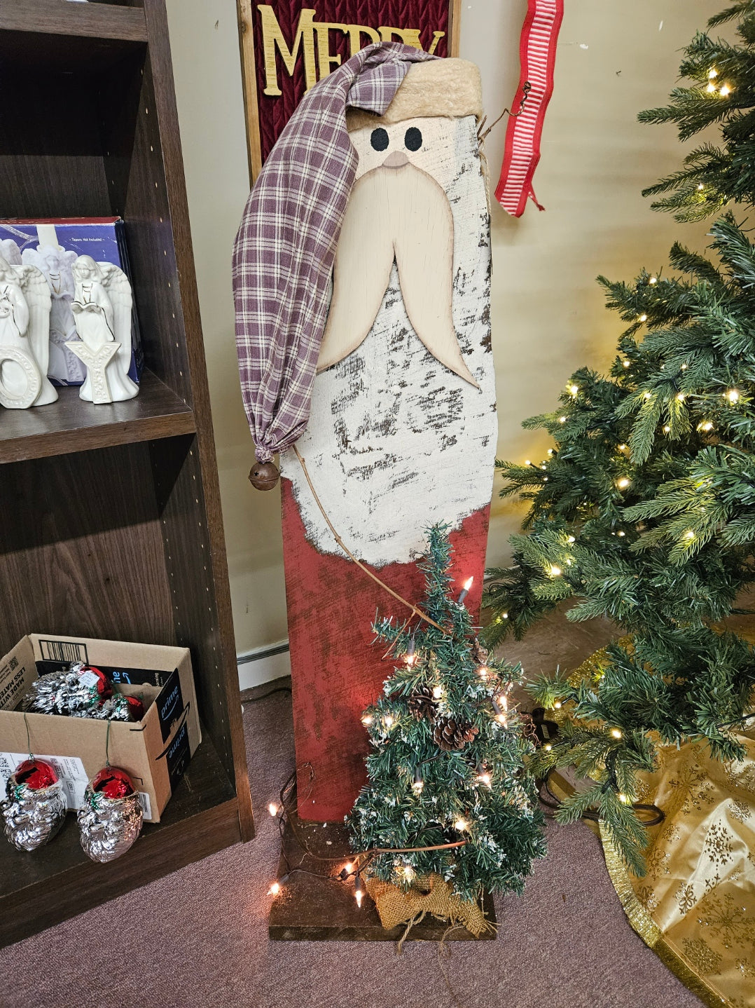 Wood Santa w/ Lighted Tree