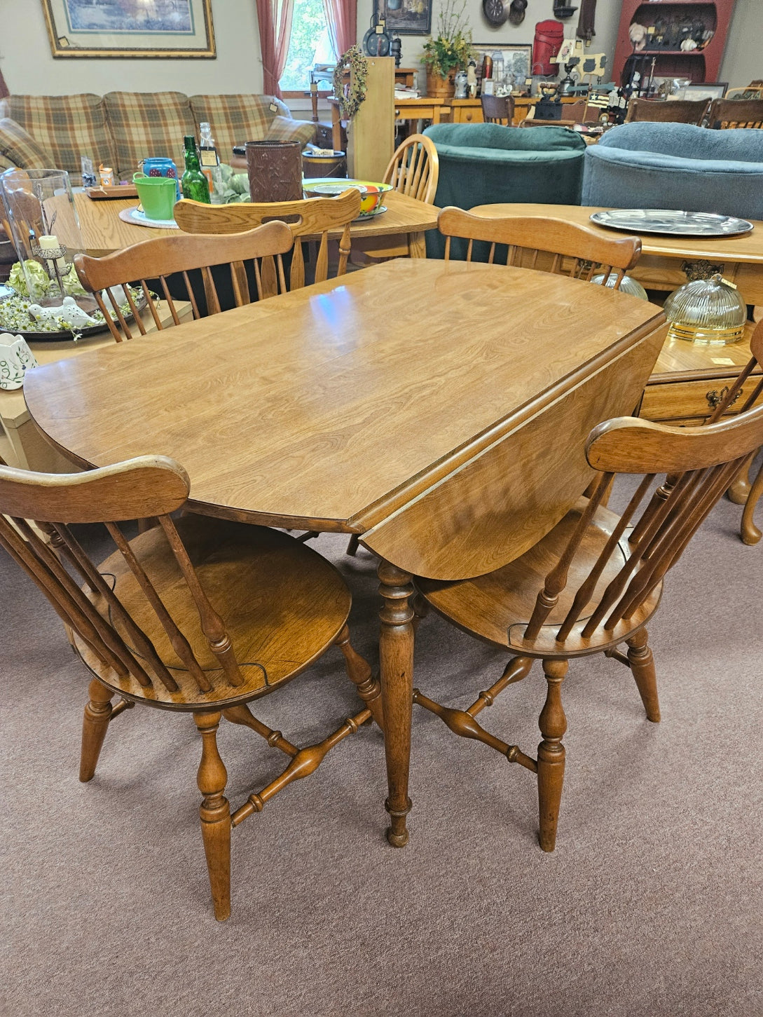 Double Drop Leaf Table w/ 4 Chairs
