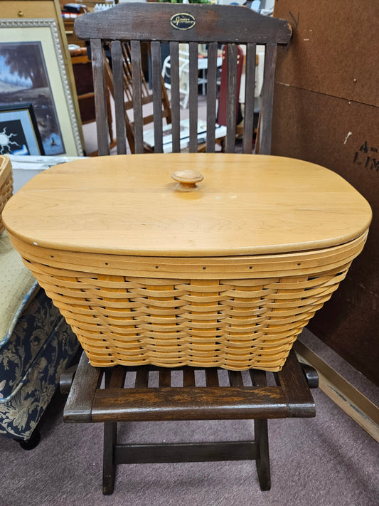 Longaberger Laundry Basket w/ Lid
