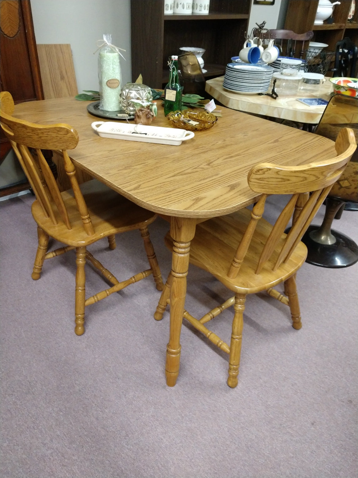 Laminate Top Table w/ 2 Chairs & Leaf